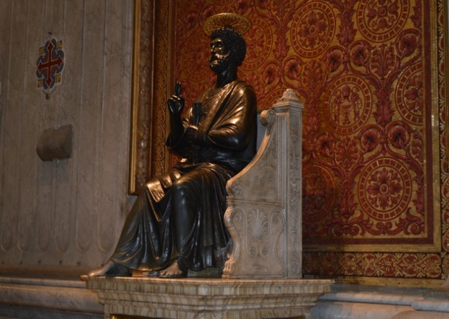 " La statua di S.Pietro in cattedra "