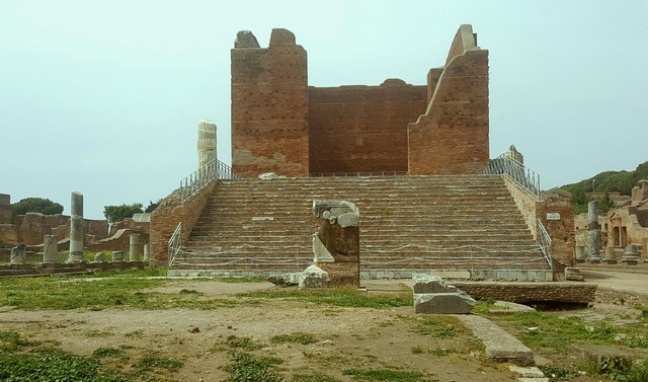 " Il Tempio della Triade Capitolina "