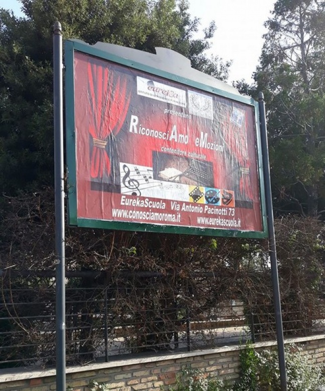 &quot; Cartellone pubblicitario di RiconosciAmo eMozioni &quot;