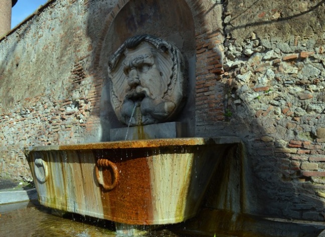 " Fontana di Giacomo Della Porta "
