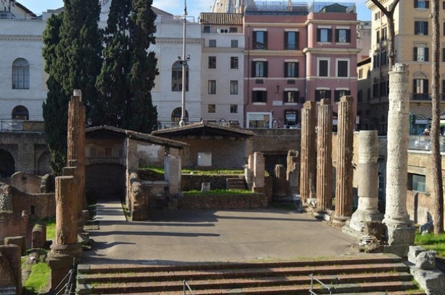 &quot; Largo di Torre Argentina &quot;