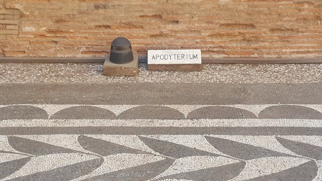&quot; Apodyterium &quot;